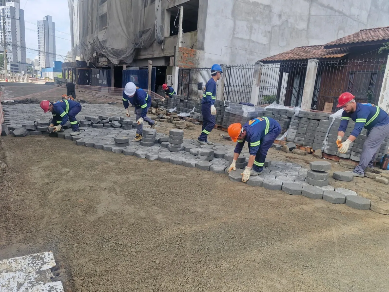 Equipe da LN Engenharia em obra de pavimentação